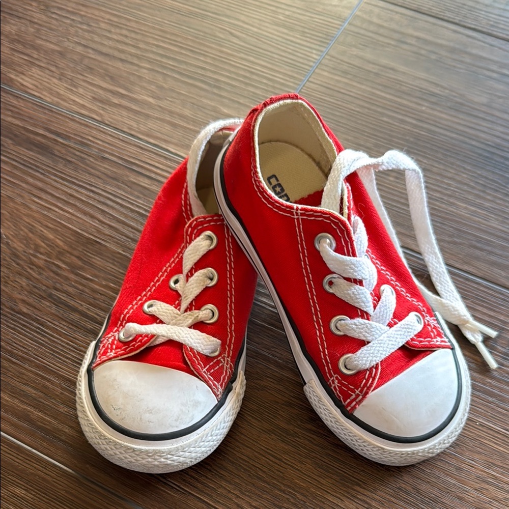 Red Converse size 7 toddlers